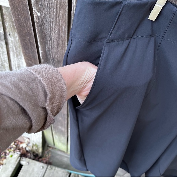 Athleta Cosmic Bermuda Shorts Black Sz 24 - Picture 8 of 14